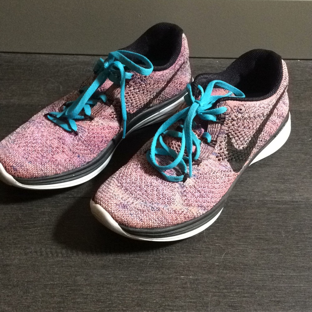 Pink nike lunarlon flyknit lunar 3